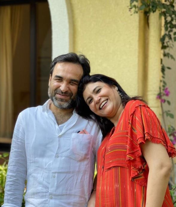 pankaj tripathi with his wife