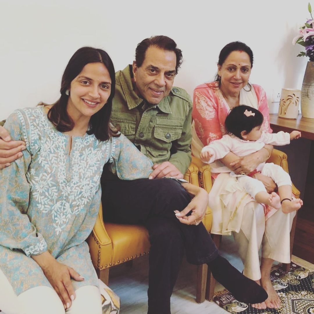 Hema Malini With his Family