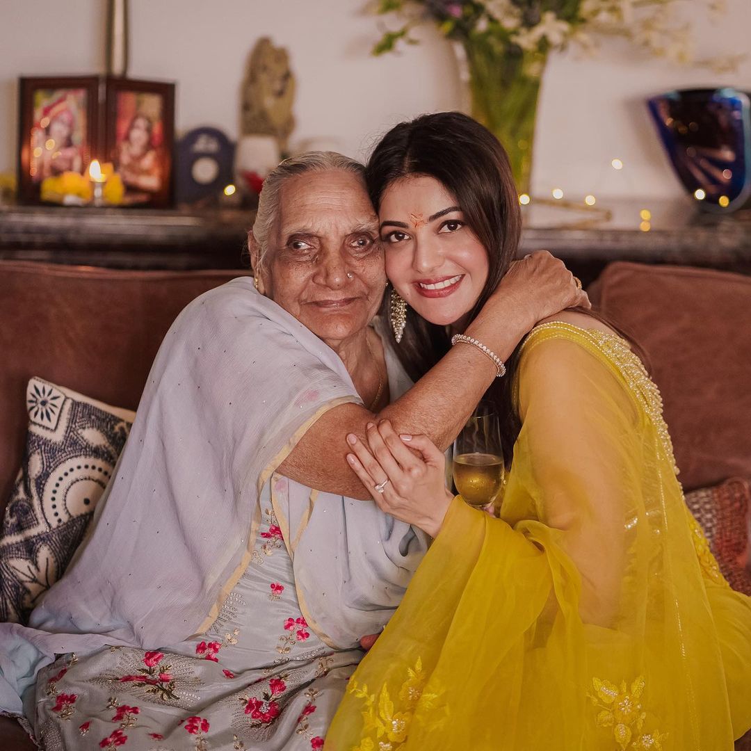 kajal aggarwal with grandmother