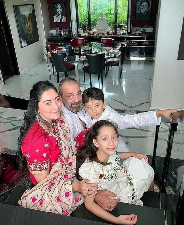 sanjay dutt family