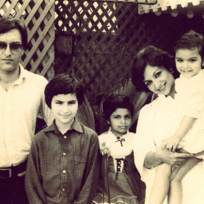 Sharmila Tagore With Hubby And Children