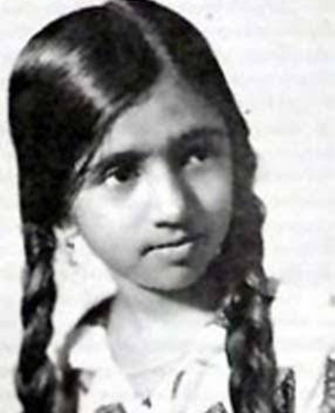 Lata Mangeshkar's Childhood Photo