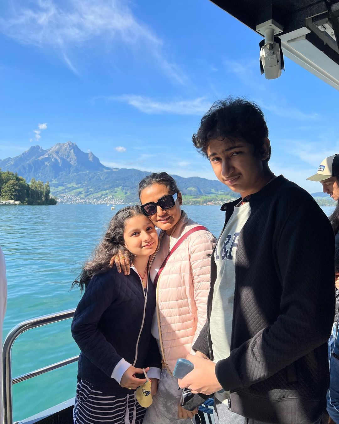 Namrata Shirodkar With Daughter And Son