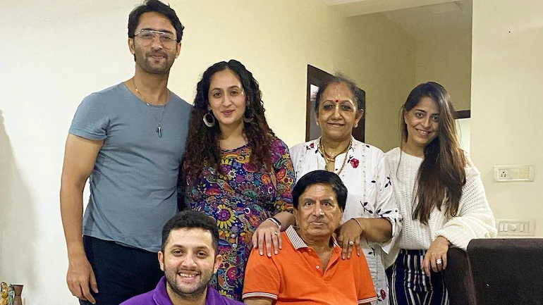 shaheer sheikh with family