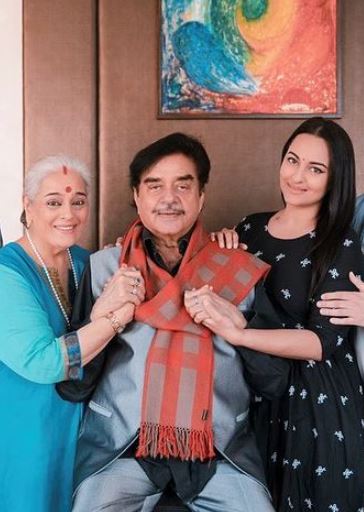Sonakshi Sinha With Father And Mother