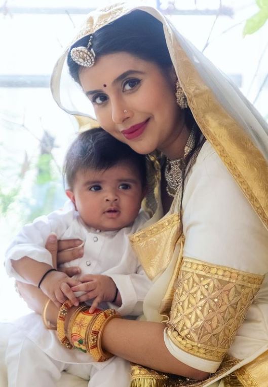 Charu Asopa with daughter Ziana