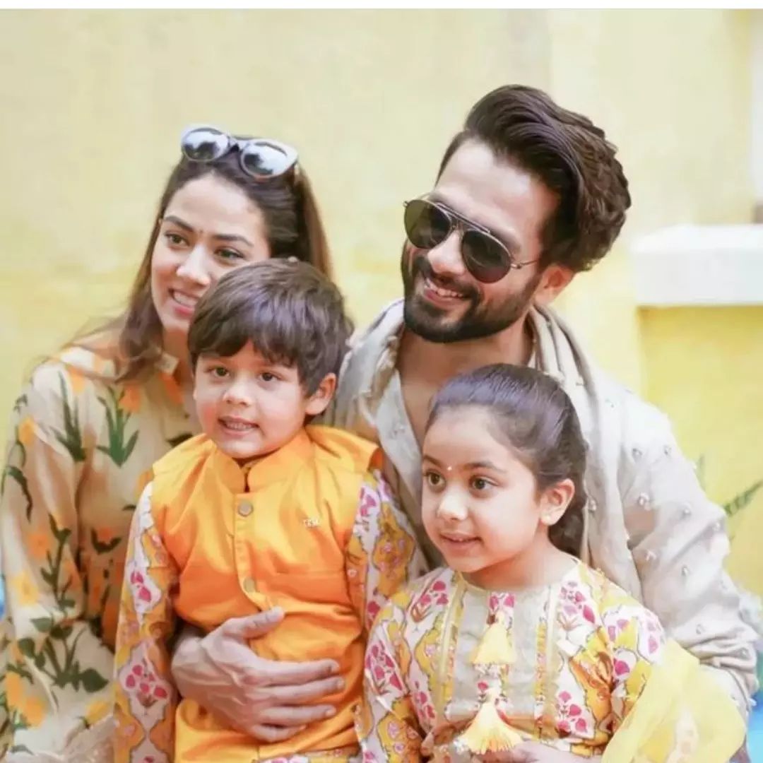 Shahid Kapoor with Family