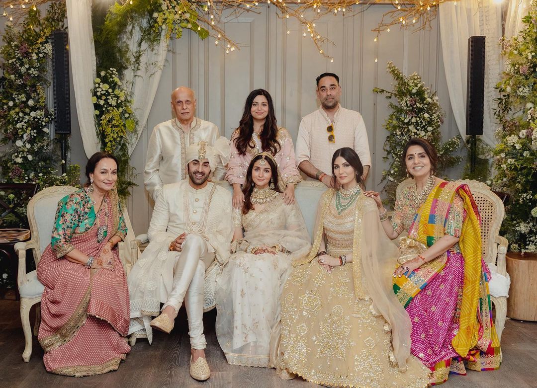 Ranbir Kapoor and Alia Bhatt with family