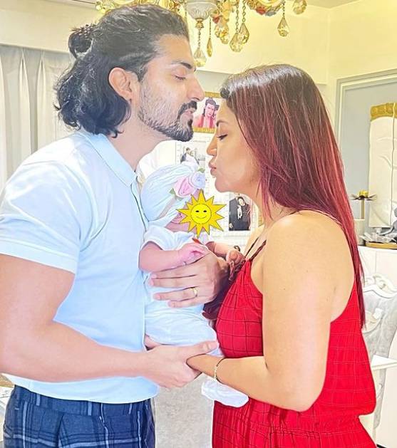 Gurmeet Choudhary with wife and daughter