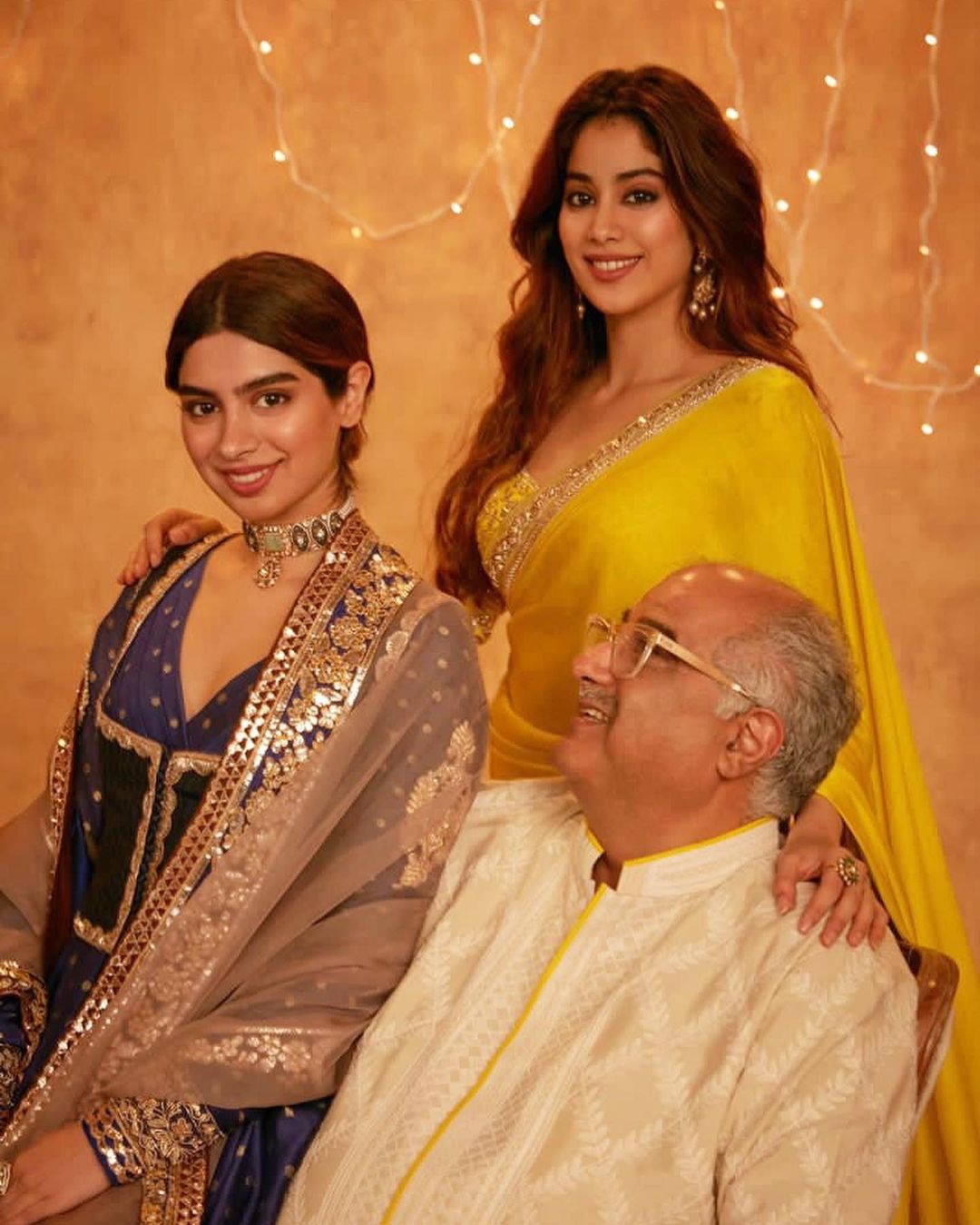 Janhvi Kapoor with sister and father
